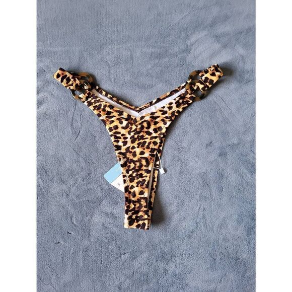 Cupshe swim bottom  - Picture 1 of 4